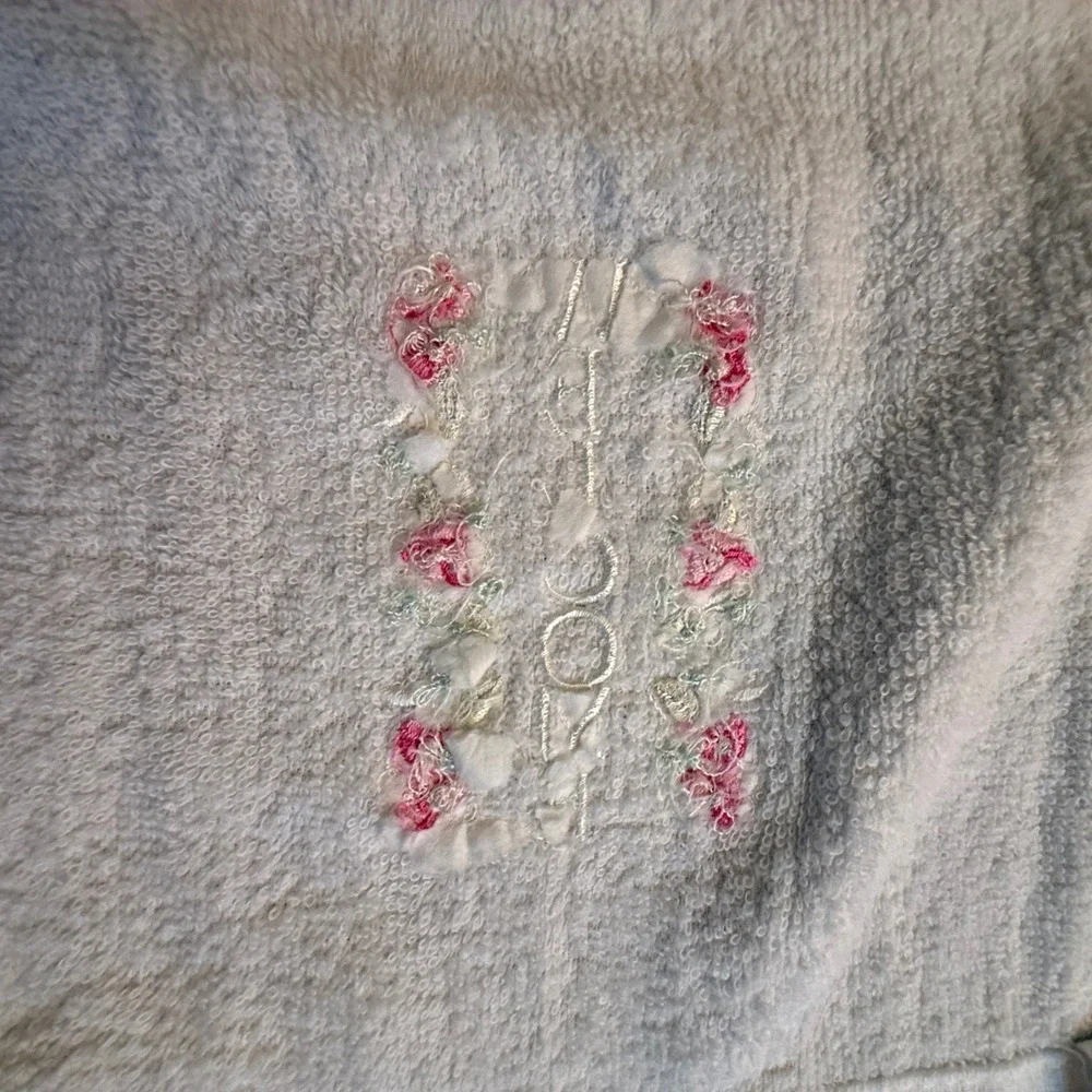 Vintage White Embroidered Hand Towels Set of 3 Floral Hat Welcome Pink Cotton